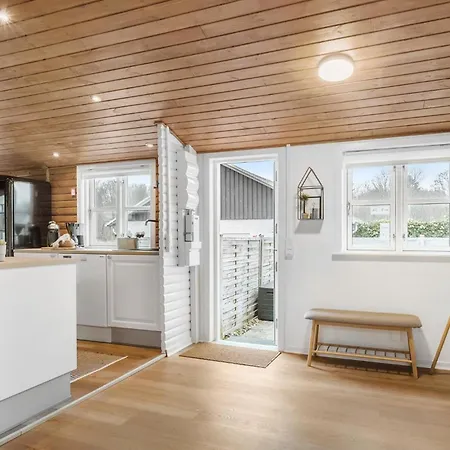 Holiday home Stunning In With Kitchen Haderslev